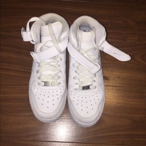 Nike Air Force 1 Mid Casual Shoes